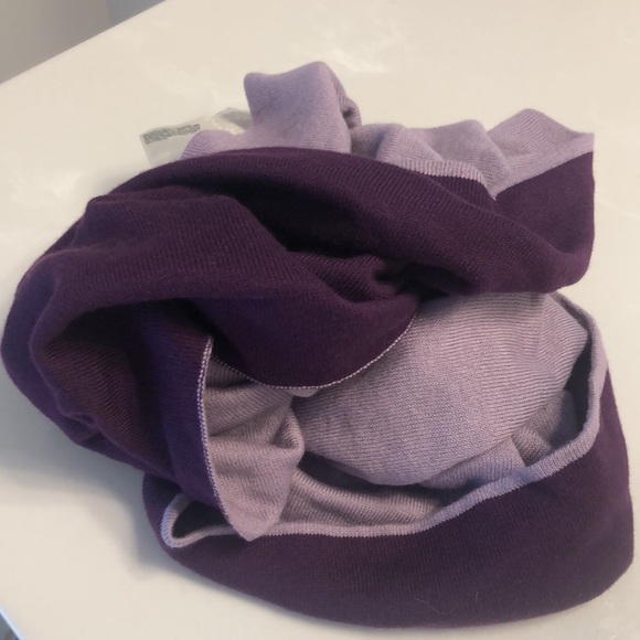 Chico’s NWT reversible infinity scarf - Picture 8 of 8